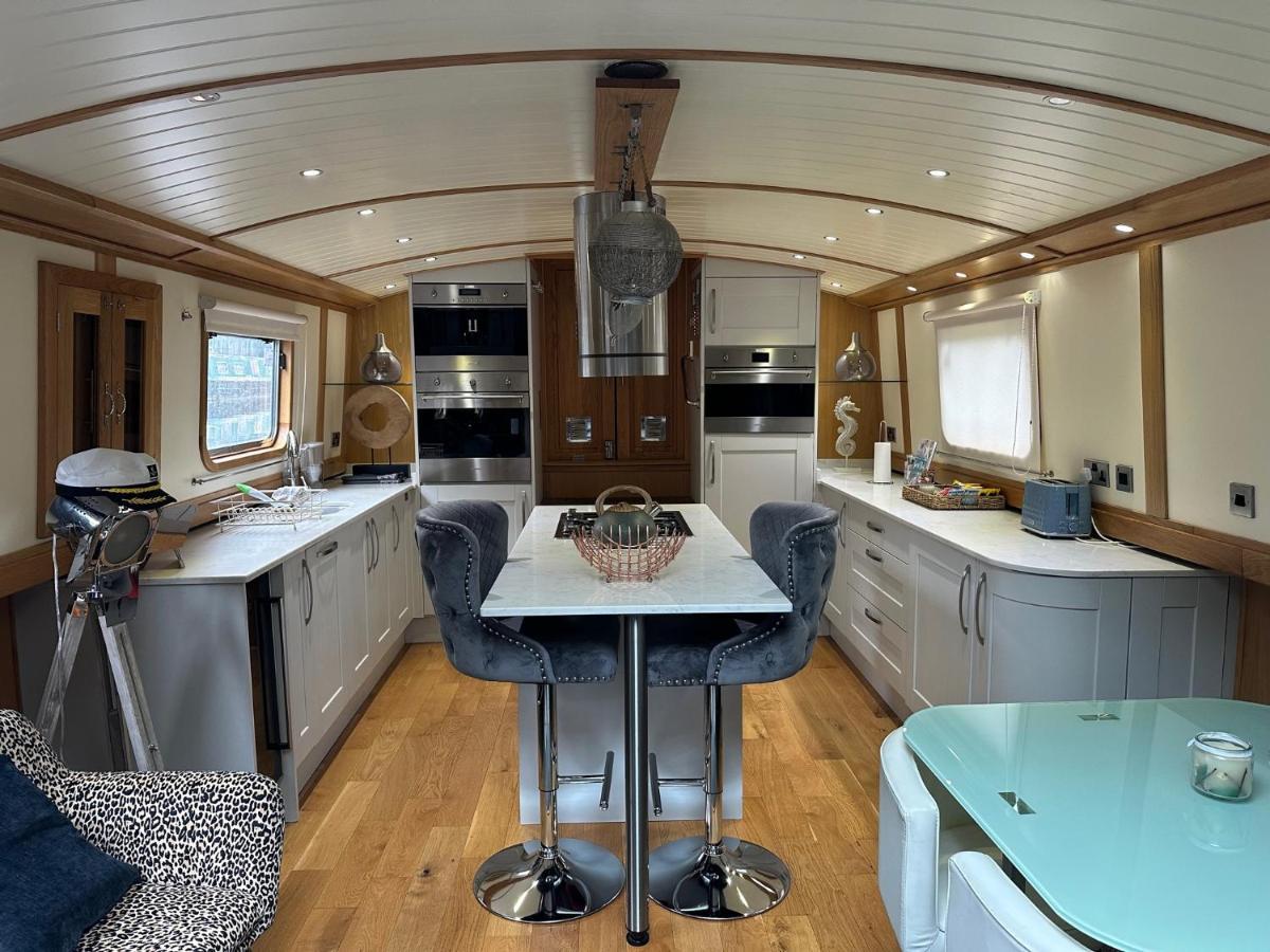 Luxury Boat - The Thistle Dream Uxbridge Exterior photo